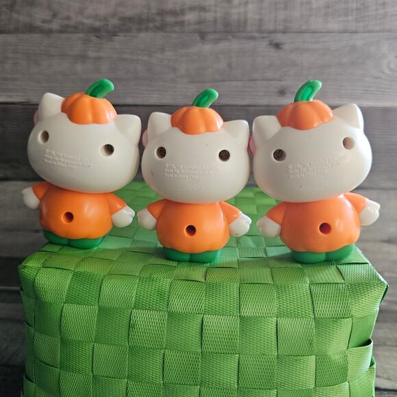 Lot of 5 Halloween 2019 Sanrio Hello Kitty McDonald's Toy Pumpkin Witch Skeleton - Picture 7 of 10